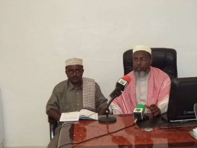 MU,ASASADA AL-MINHAAJ OO MACALIMIIN DIINTA BARA UDIRTAY DADKII DUUFAANTU KUDHACDAY (SAWIRO)