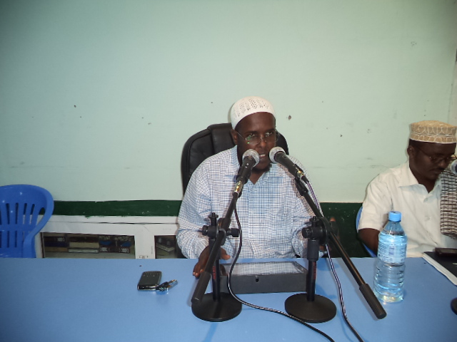 Sheekh Fu,Aad Maxamud Xaji Oo Muxadaro Kusaabsan Ramadaanka Kajeedshay Masjidka Alhuda (Sawiro)