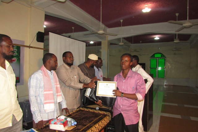 Mu’asasada Al-Minhaaj Oo Dowro Tababar ah usoo gabagabaysay Qaar ka mid ah Ardayda Dugsiyada ee Magaalada boosaaso, Abaal marino iyo shahaadooyina  gudoonsiisay(sawiro):                                                              