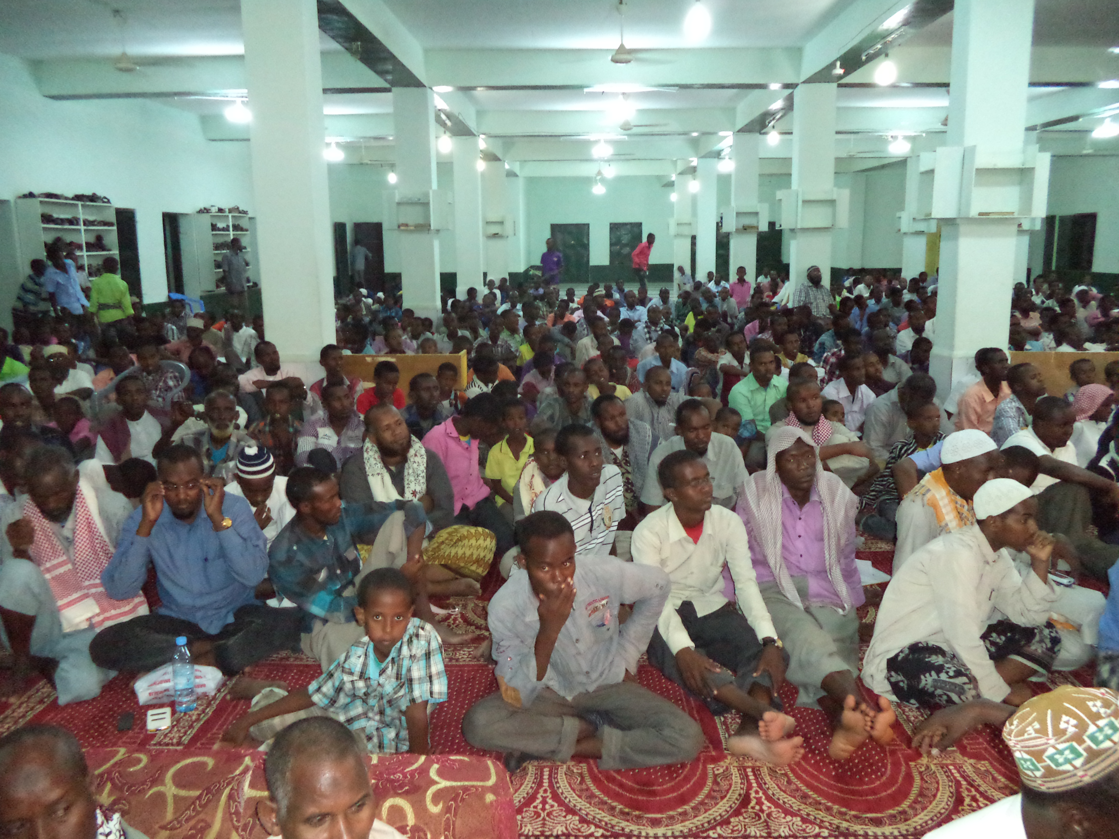 Daawo Xiritaanka Kulan Cilmiyeedkii Kasocday Masjidka Al-Huda Ee Magaalada Garowe .