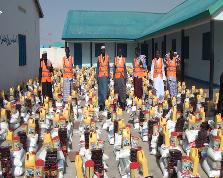 Mu’asasada Al-Minhaaj Gobolka Nugaal Oo Markii Labaad  375Qoys Oo dan yar ah u qaybisay Raashin Ay ku afuraan,