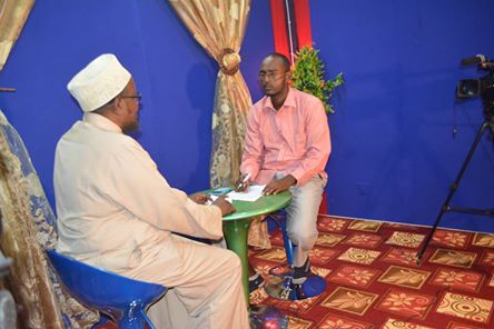 Daawo: Sh.Maxamed Godane Xoosh  Oo Marti U ahaa Barnamijka Weydii Culimada Ee Kabaxa Idaacadda Al-Xikma  H-Q Garowe :