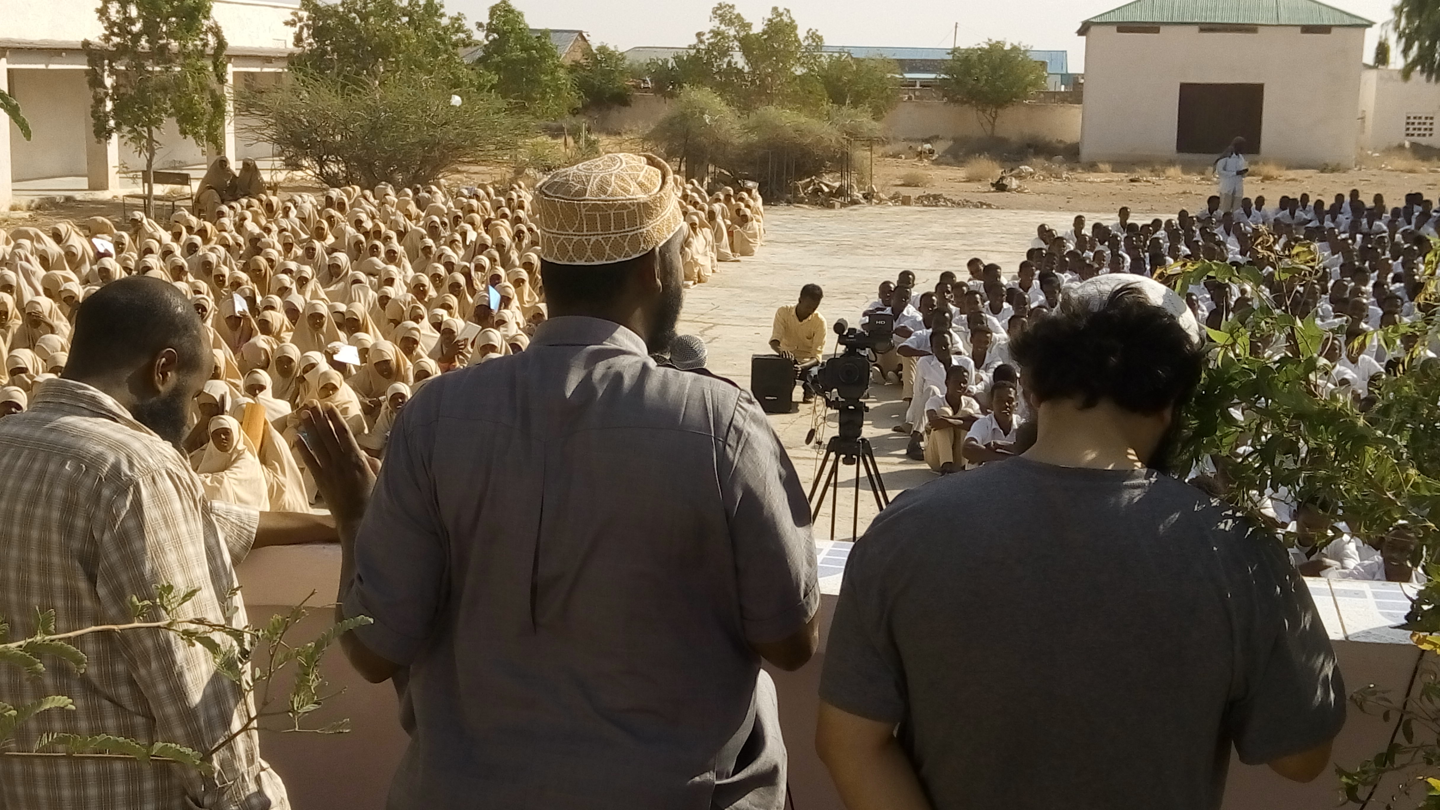 Dhagayso:Suldaan.Sh.Cabdiqani Qorane Oo Wacyi galin Kaladuwan Kasameeyay In Tabadan Goobaha Wax Barashada  Garowe