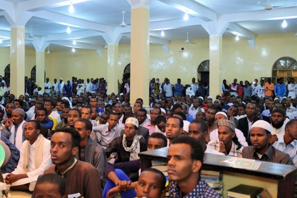 Nadwo Diini ah oo Caawa si rasmi ah Uga bilaabatay Masjid Jaamaca Laascaanood.[Masawiro]