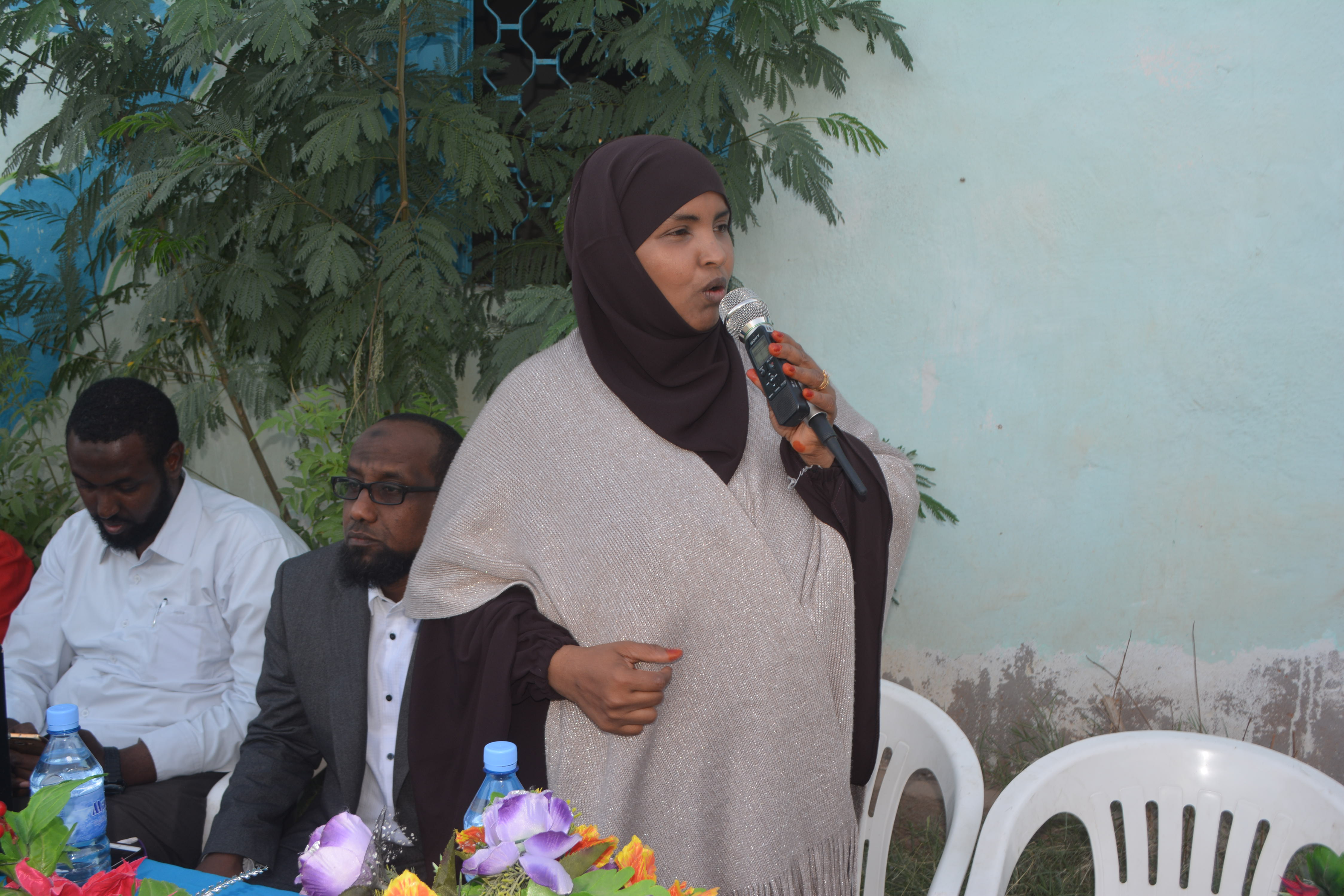Lamaanihii Nolasha Fahamsanaa oo Kulan laqaatay Maamulka Iyo Ardayda Mac-Hadka Khadiija  Ee Garowe :