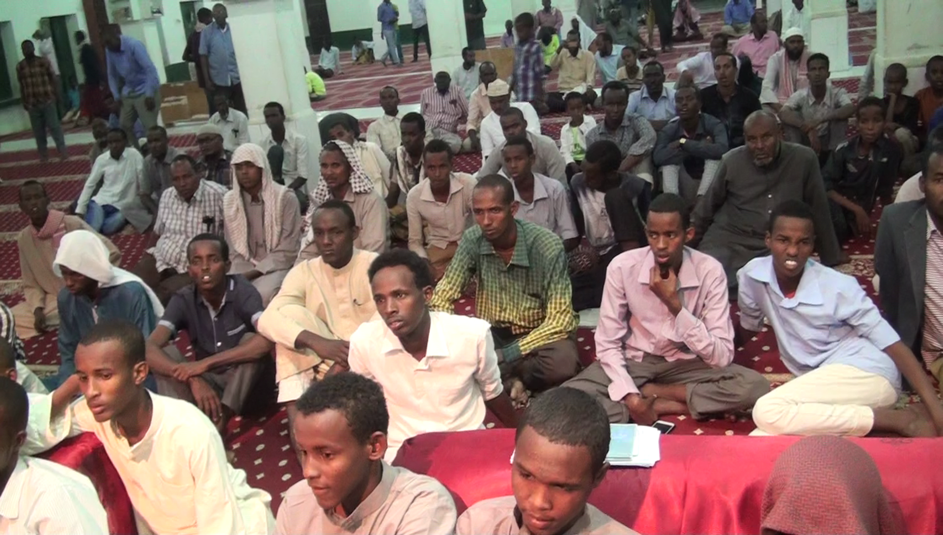 Kulan Cilmiyeed  Kafurmay Garowe Oo Laaga hadlay In lajoojiyo  Arimaha keenikara  In Bulshadu Burburto .