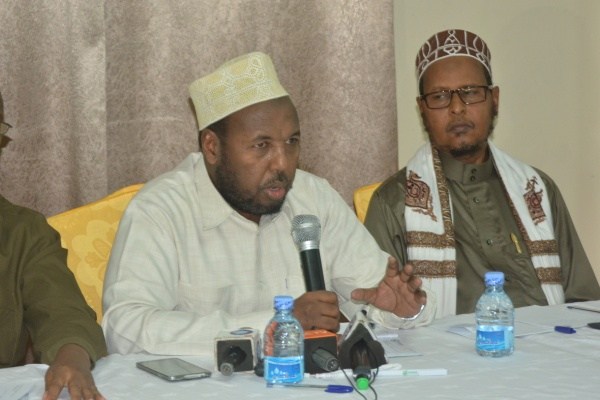 Wasiir Cabdi Xoosh “Culumada Soomaaliyeed door aad u muhiim ah ayey ku leeyihiin Geedi-socodka dib u eegista Dastuurka”[Masawiro]
