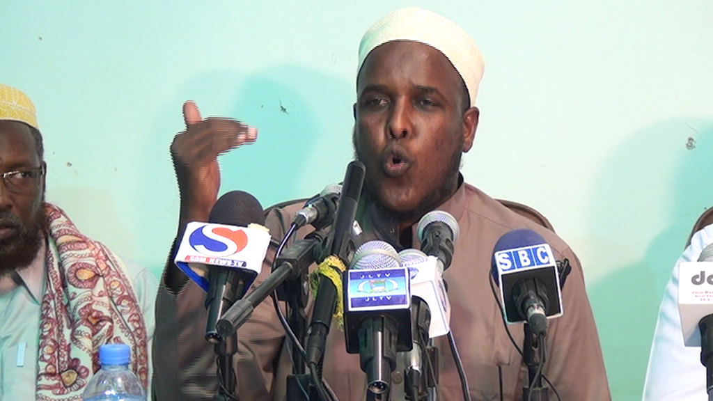 Gudiga Gurmadka Musiibadii Kadhacday Muqdisho Ayaa Masjidka Al-Huda Garowe Kabilaabay lacag Aruurin .